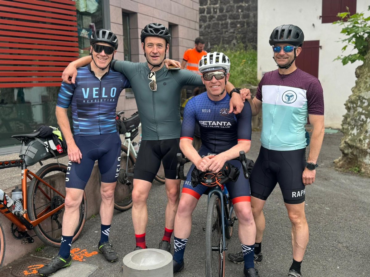 Trifit_Sol's tweet photo. The best way to improve athletic performance, is to surround yourself around people who will push you to the maximum. 

#cycling #lifegoals #triathlon #velo https://t.co/2YtYQ6lkhj