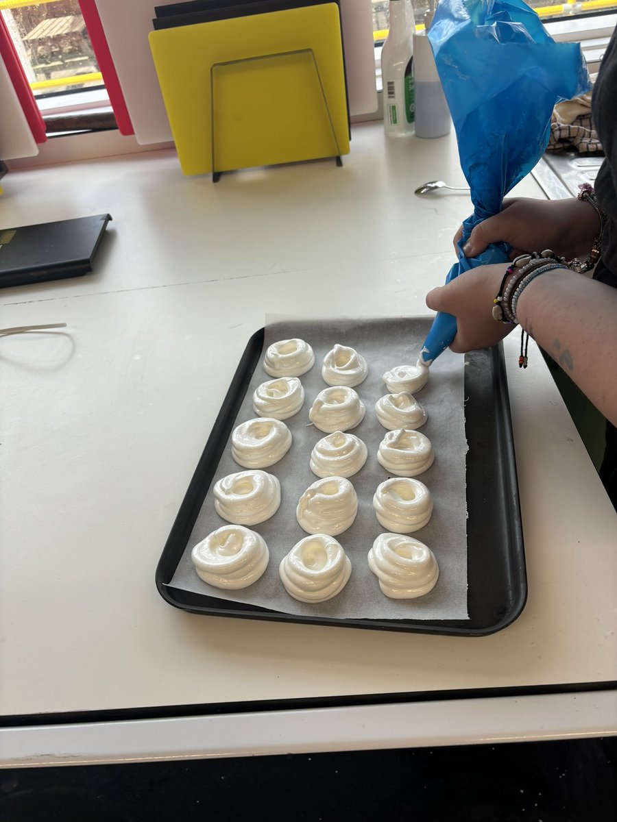 CNSFood's tweet photo. Year 10 making meringues. Demonstrating aeration and piping skills. https://t.co/vtEYdC6w9f