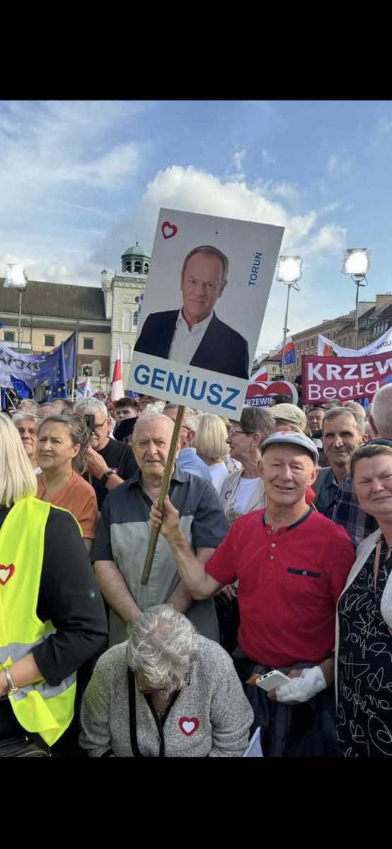 meduzameduz's tweet photo. Panie @donaldtusk świetnie ściąga pan skalpy ;)
Pozbawia pan autorytetu wszystkich, którzy ciężko na niego pracowali i panu zaufali!
BTW w kontekście wczorajszego słowa „Geniusz”🤣
#Cynik

#TakDlaCPK
#TakDlaPolski
#TylkoPrawica https://t.co/Vr0wXHGvlm