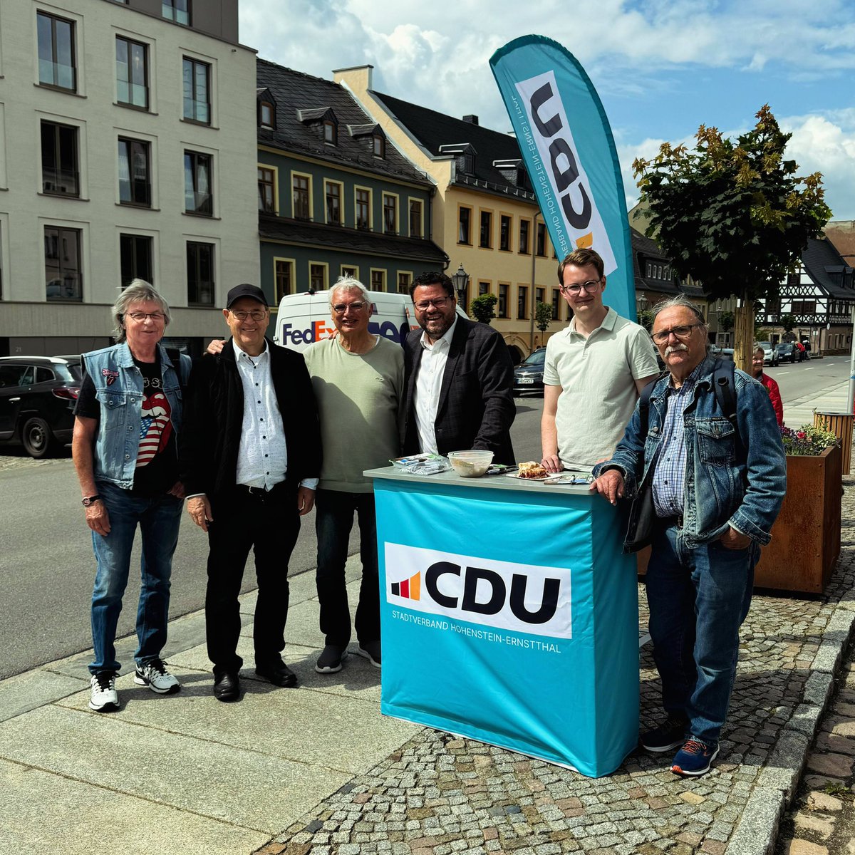 Heute mal bei einer gepflegten Herren-Runde auf dem Altmarkt vorbeigeschaut 😃☀️ #HohensteinErnstthal