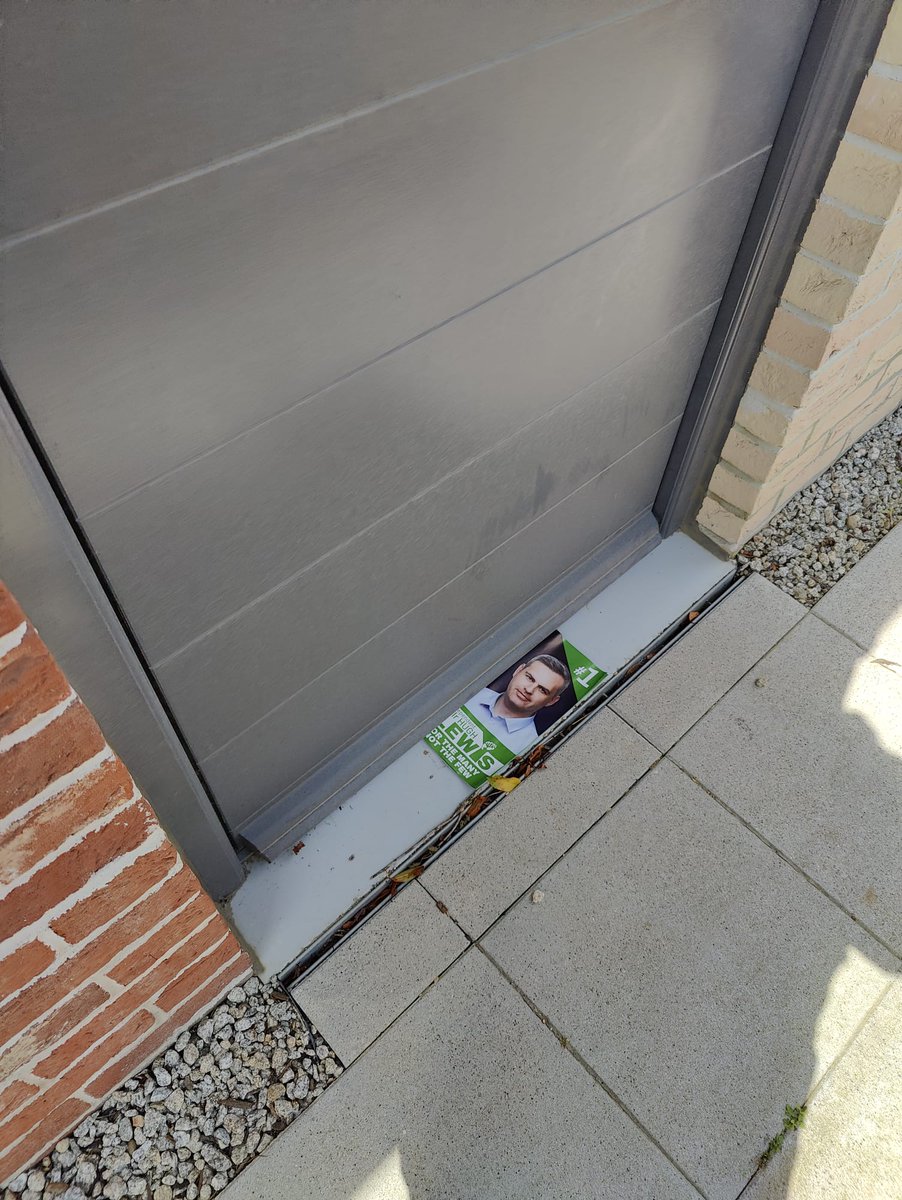 Hi there <a href="/ReginaDo/">Regina Doherty MEP</a> <a href="/cllrhughlewis/">Hugh Lewis</a> and Jacqueline Burke of <a href="/FineGael/">Fine Gael</a> could you please come collect your litter? <a href="/dlrcc/">Dún Laoghaire-Rathdown County Council</a> perhaps you might want to look into this? There are 6 leaflets from these 3 people in my yard alone, plus the 7 more from the same 3 that made it inside my house.