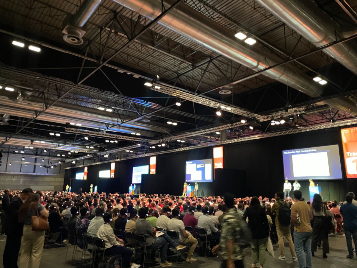 AWS España (@awscloud_es) on Twitter photo ¡Seguimos con las sesiones del #AWSSummit Madrid! 🚀 ¿Cuáles eliges? Descárgate la app del evento "AWS events" y no te pierdas tus preferidas:
IOS📱: go.aws/3X95SLq
Android 📱:go.aws/4bNa1Jz ¡Seguimos con las sesiones del #AWSSummit Madrid! 🚀 ¿Cuáles eliges? Descárgate la app del evento "AWS events" y no te pierdas tus preferidas:
IOS📱: go.aws/3X95SLq
Android 📱:go.aws/4bNa1Jz