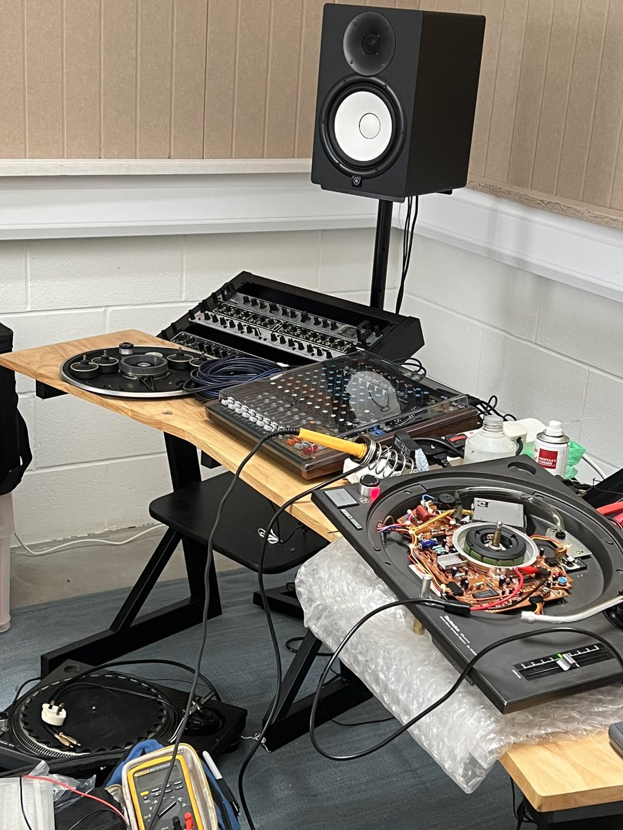 deck_doctor's tweet image. Celebrating 5yrs since @grooveschool became a registered charity &amp;amp; what better way to do so than fully service the studios turntables for both their sites.
#Technics1210 #Technics1200 #technicssl1210 #technicssl1200 #deck_doctor #deckdoctor #fyp #vinyl
#technicssl1210mk2