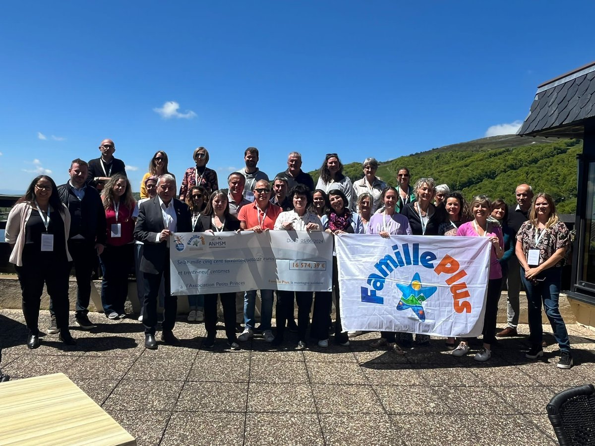 ANMSM (@anmsm) on Twitter photo La matinée d’échanges se termine par la remise officielle des dons collectés à l’Association <a href="/petitsprinces/">AssoPetitsPrinces</a> dans le cadre de #FamillePlus la montagne solidaire. 16 574€ ont été récoltés lors de la 7e édition, permettant à des enfants malades de réaliser leurs rêves en montagne La matinée d’échanges se termine par la remise officielle des dons collectés à l’Association <a href="/petitsprinces/">AssoPetitsPrinces</a> dans le cadre de #FamillePlus la montagne solidaire. 16 574€ ont été récoltés lors de la 7e édition, permettant à des enfants malades de réaliser leurs rêves en montagne
