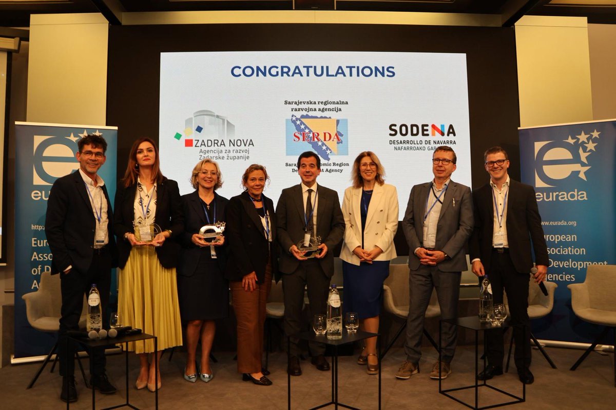 ,<a href="/gob_na/">Gobierno de Navarra</a> recibe un premio que  reconoce a #NavarraZirkular como una de las estrategias territoriales  más exitosas de #Europa contra el cambio climático

🔗navarra.es/es/-/nota-pren…

<a href="/Sodenavarra/">Sociedad de Desarrollo de Navarra</a>