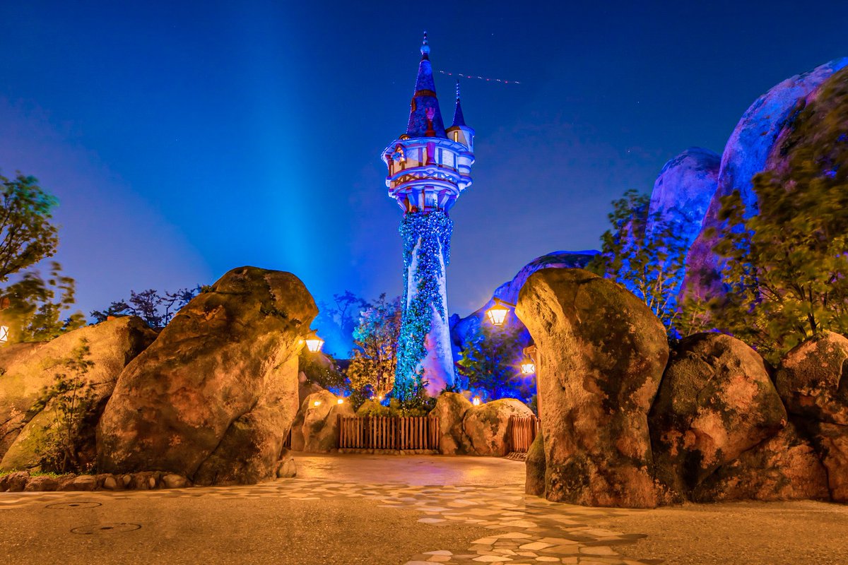 remidisneyphoto's tweet photo. ファンタジースプリングスの夜景が圧巻だった。
#fantasysprings
#ファンタジースプリングス https://t.co/1Vck5VcewS