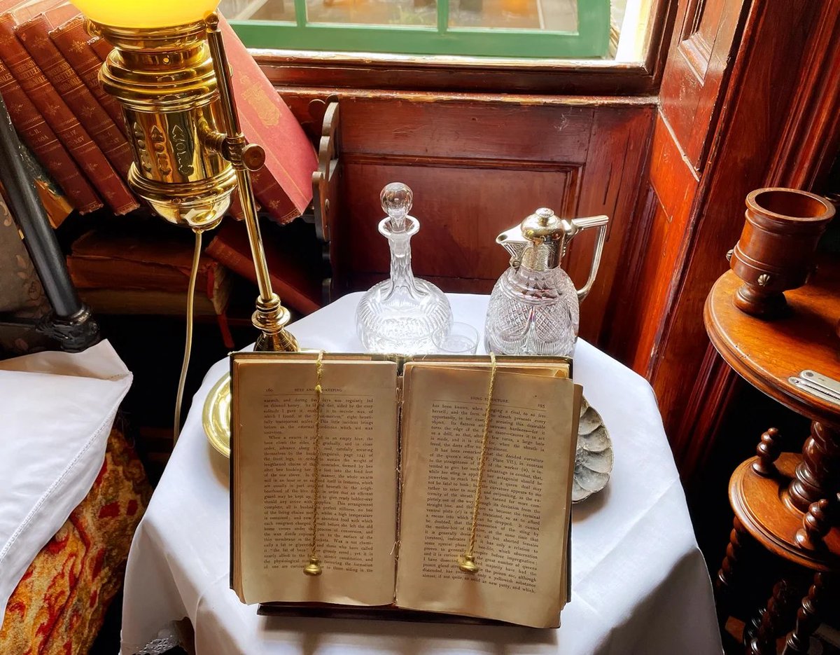 cline713's tweet photo. Solving mysteries and stepping into the world of Sherlock Holmes at The Sherlock Holmes Museum https://t.co/0lqx2bnhsP