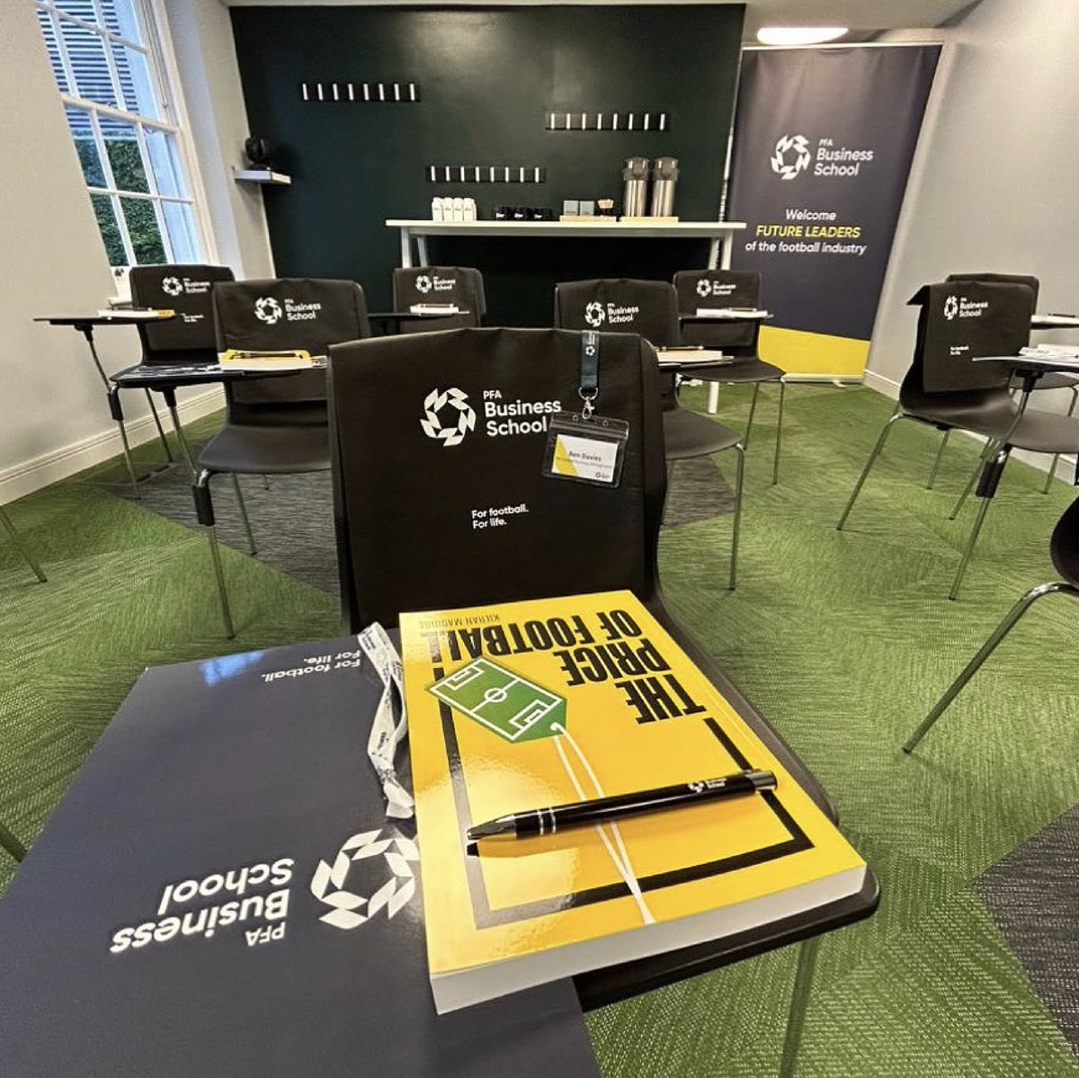 Glue Creative tweet media