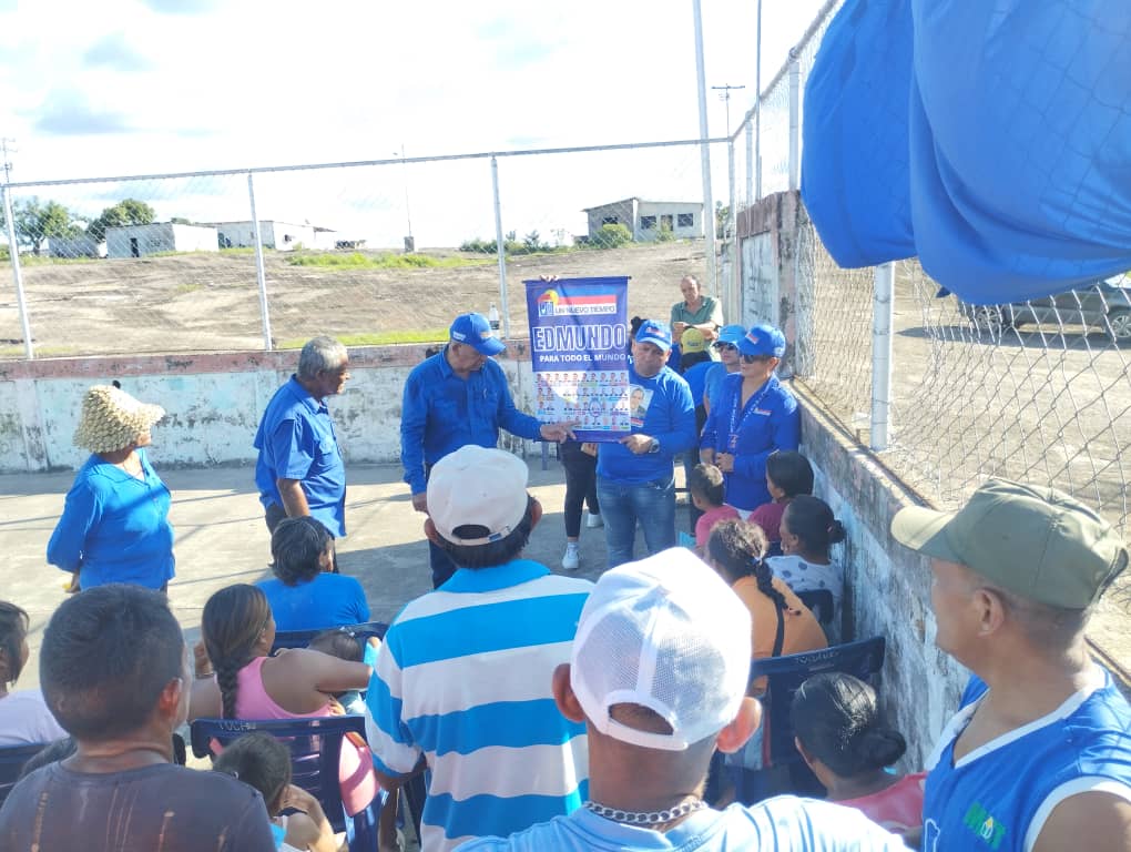 #5Jun En el sector La Piedra del barrio Upata se realizó este martes un conversatorio con sus habitantes donde <a href="/LiborioGuarulla/">Liborio Guarulla</a> llevó el mensaje de esperanza y cambio en nuestro país de la mano de <a href="/EdmundoGU/">Edmundo González</a> el próximo #28Jul 
#SomosUNT
#UNTXVzla
#UnidosParaVotar
<a href="/partidoUNT/">Un Nuevo Tiempo</a>
