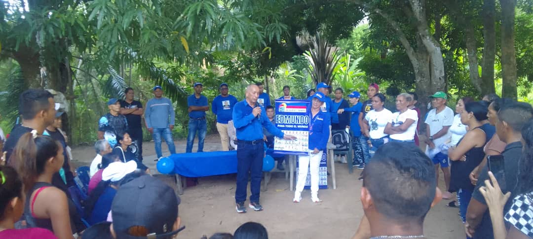 #5Jun El sector Nuevo Milenio de la parroquia Platanillal recibió la visita del equipo político de #UNTAmazonas de la mano del líder <a href="/LiborioGuarulla/">Liborio Guarulla</a> contando con una masiva participación de la gente rumbo al #28Jul
#SomosUNT
#UNTXVzla
#UnidosParaVotar
<a href="/partidoUNT/">Un Nuevo Tiempo</a>
<a href="/EdmundoGU/">Edmundo González</a>