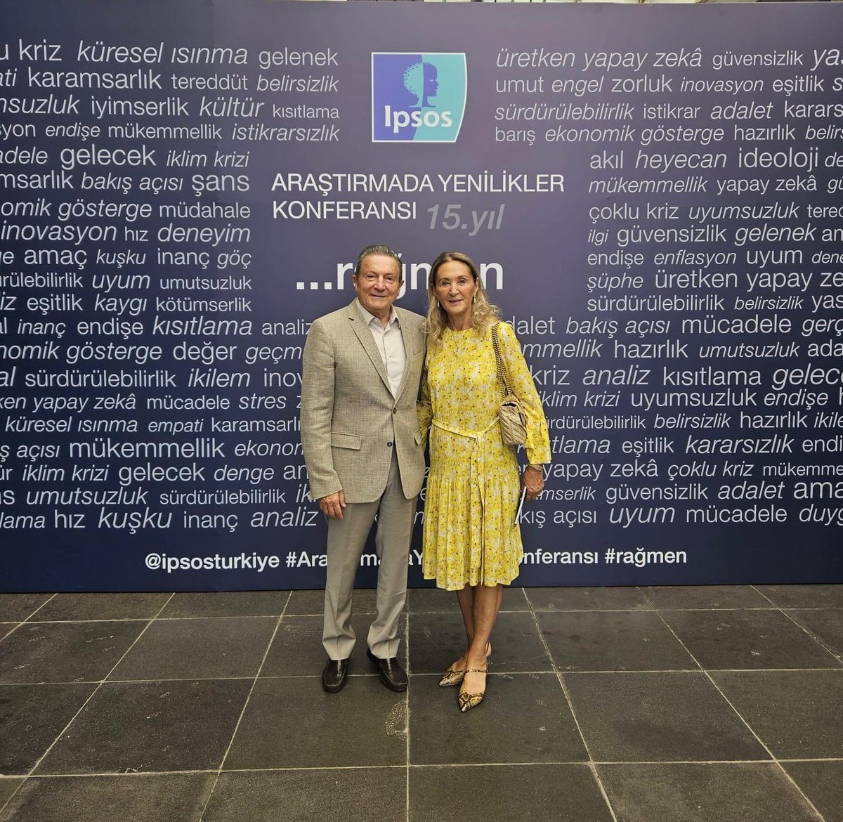 Verinin kaynağında beynin gerçeğini konuştuk. 

“İnsanın zihin oyunları kişiyi yaşam gerçeğinden koparır. Veriler gerçeklikle aramızda bağ kuracağımız en güçlü köprüdür”.

#AraştırmadaYeniliklerKonferansı #rağmen #veri #zihin #yaşam #insan #bağ #güç #köprü #AI #yapayzeka