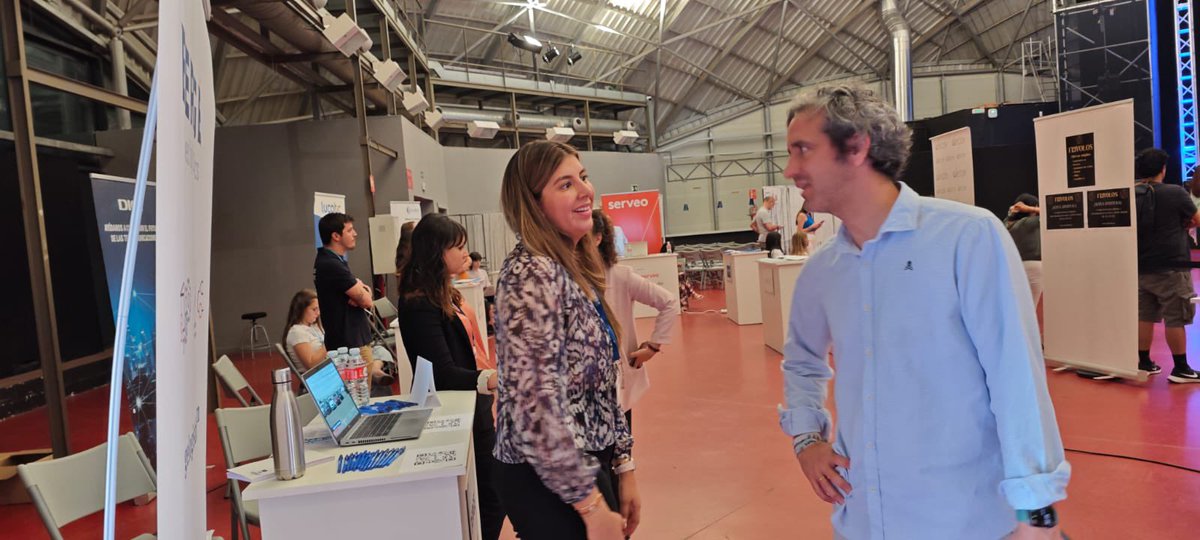 📢 Hoy se celebraron las jornadas de empleo! 🌟 
Alcobendas destaca con una tasa de paro que es la mitad de la media nacional 🇪🇸. 

Gracias a iniciativas como la bolsa de empleo y la colaboración público-privada 🤝 seguimos impulsando el empleo local 👷‍♀️👨‍💼. 

#Empleo #Alcobendas