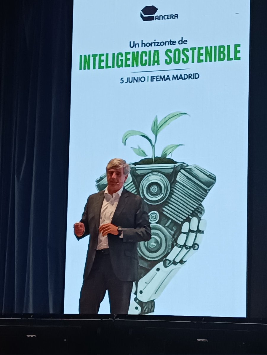 auto_spare22's tweet photo. Fernando López de @GiPA_Group nos habla de Ecoresponsabilidad y Economía Circular en la #posventa: recambio usado, remanufacturado, reconstruido, neumático recauchutado, piezas ecosostenibles... @ancera_social #CongresoAncera #sostenibilidad https://t.co/bw62BbPqWL