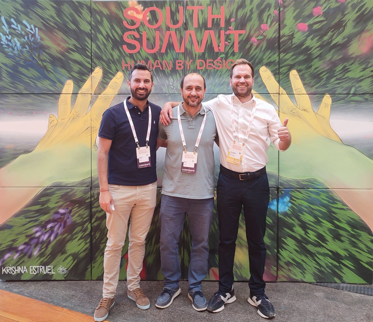El equipo <a href="/Correoslabs/">Correoslabs</a> está en #SouthSummit24 conectando con #startups, #corporates, y grandes actores del #ecosistema #innovación y #emprendimiento. Conociendo nuevos proyectos, y mostrando cómo <a href="/Correos/">Correos</a> mejora la sociedad a través de la #tecnología. ¡Seguimos!