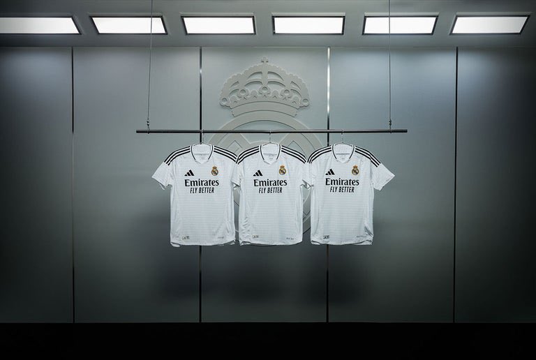 JorgeRdeportes's tweet photo. 🚨 SORTEO INTERNACIONAL 🚨

Vamos a sortear la  camiseta de la nueva equipación del Real Madrid 24/25 con el dorsal que tú quieras entre los que den RT a este tweet y nos sigan a mí y @delikatessenhn 

¡El ganador se dará este viernes ! 🤍

#SinChimarse https://t.co/lgSPlud9zG