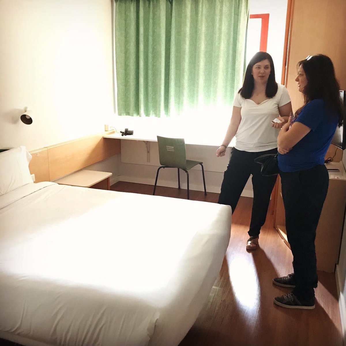 🗣Varios alumnos del Lycée Hôtelier de Montaleau, centro de estudios de Hostelería y Turismo de Sucy-en-Brie (Francia 🇫🇷), están realizando unas prácticas formativas en Guadalajara.

Este centro de estudios colabora con nuestro Centro Integrado en proyectos Erasmus+.

Bienvenue!