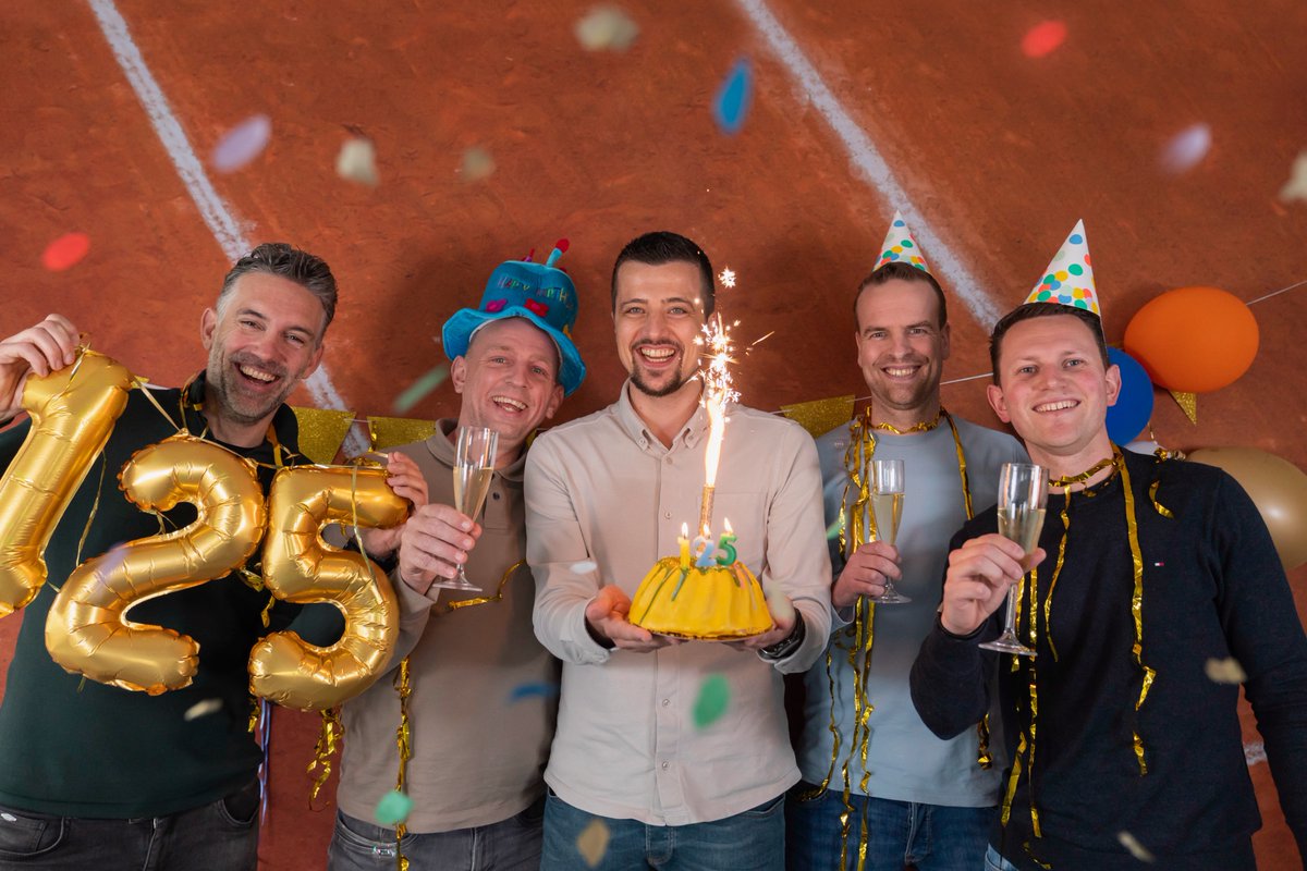 superbes's tweet image. Hiep hiep hoera, de KNLTB bestaat vandaag 125 jaar. Wat een bijzondere mijlpaal. Ik ben trots dat ik één van de KNLTB matchmakers ben. Gefeliciteerd @KNLTB! #knltb125jaar #matchmaker