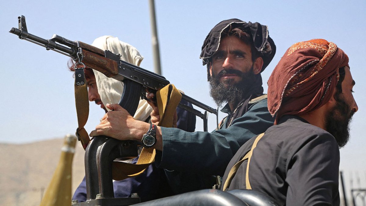 Geopol_updates's tweet photo. #Russia invited the #Taliban to its economic forum in #SintPetersburg. #Putin to remove them from the banned terrorists list & recognize them as #Afghanistan’s gov. #Moscow wants a better info position on the narcotica trade in 🇦🇫 to exchange w the west & to stay a player in Asia https://t.co/9T8LYTziLd