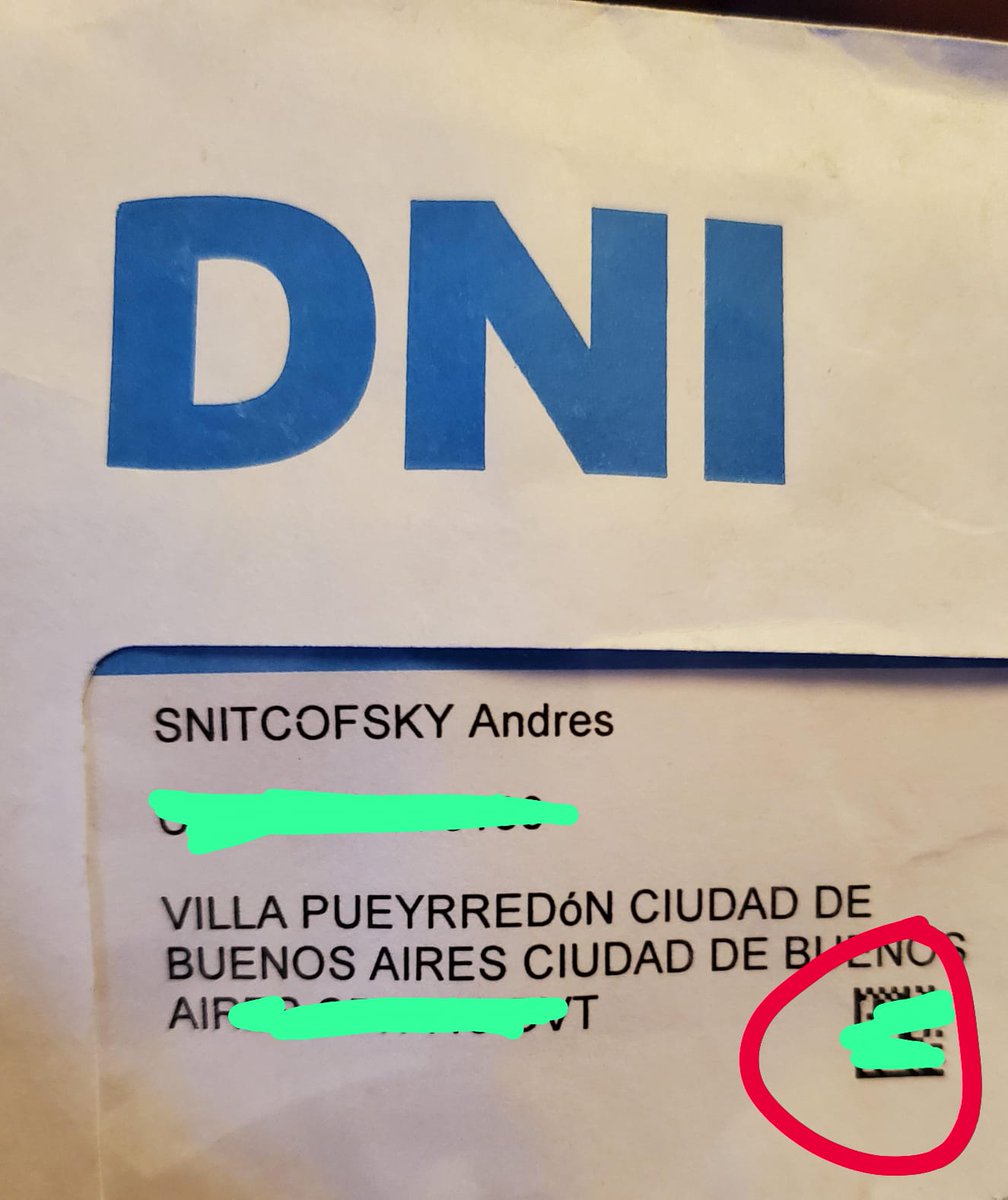 Tenia que renovar el DNI de mi hijo y aproveché para renovar el mío para tener un nuevo número de tramite, que lamentablemente el estado en complicidad con <a href="/renaper_ar/">RENAPER</a> usa como autentificación y NO CUIDA.

Me llega el sobre

Tiene un QR con el nro QUE SE VE DESDE AFUERA
