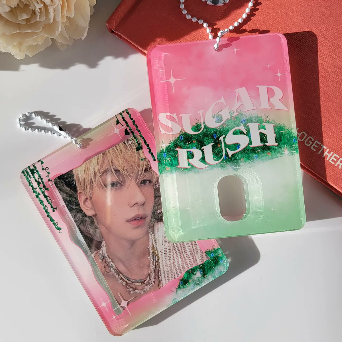 lupicoshop's tweet photo. Chicago MOA, I'll be passing out photocard holder freebies throughout the day and will announce my location on IG (@/lupico.shop)! Hope to see some of you again this year 💕💙 #TXT_PROMISE_TOUR https://t.co/PxuukiQEQj