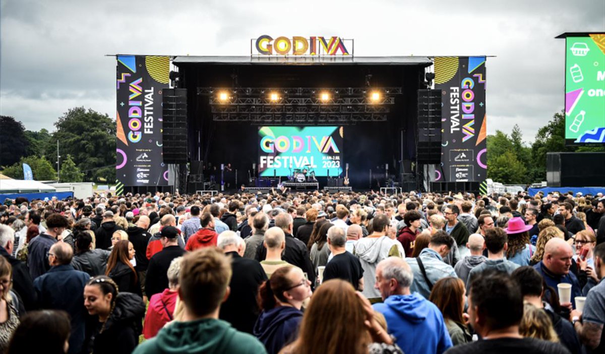 patternbricks's tweet image. Seeking the ideal reason to explore Coventry and Warwickshire? Mark your calendar! Join us July 5th-7th for #GodivaFestival, celebrating local culture with music, food, and more. Stay in our cosy rentals for a memorable experience. Book now! 🎉🏡