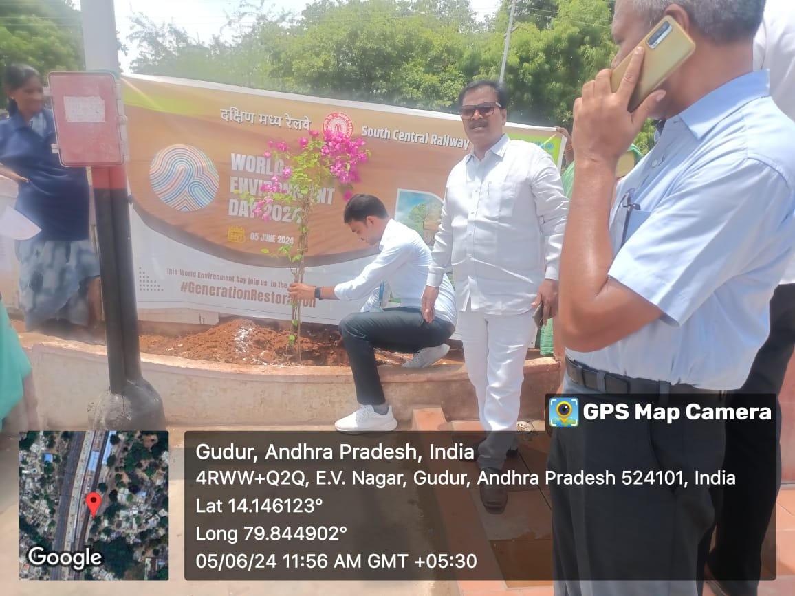 As part of #WorldEnvironmentDay‌, Awareness Rally, Tree plantation drive, distribution of cloth bags were conducted at #Gudur Station. Environmental pledge was administered to Staff to commit their resolve for greener environment. @SCRailwayIndia @RailMinIndia