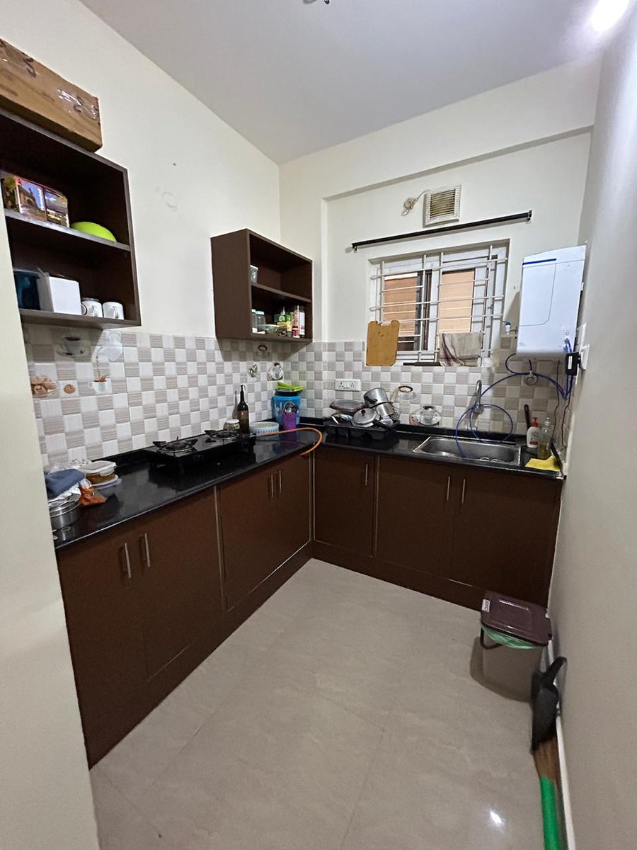DeepdevVyas's tweet photo. Posting for a friend
Looking for a #female flatmate, single occupancy room in a 2bhk near Joggers Park, Green Glen Layout, #Bellandur The room comes with a dedicated washroom. Availability: Immediate
Rent: 14k 
Depo 50k
L: Thimmarayaswamy Prasanna DM
@BangaloreRoomi @twitrbnb https://t.co/zG3bdHsGtN