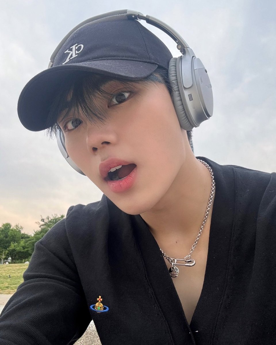 parkgw__'s tweet image. 240605 ZB1 인스타그램 #박건욱  

[ Let’s go picnic🍀]