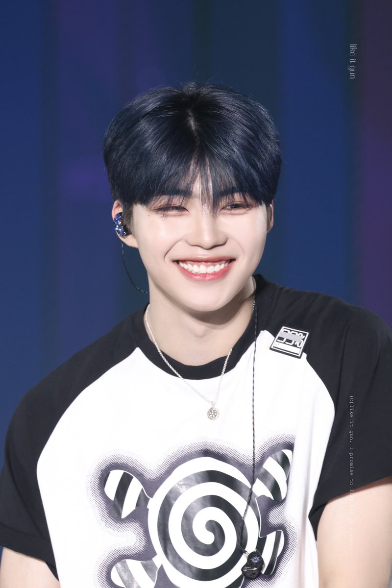 240529

☺️웃는거 좋아 

#박건욱 #PARKGUNWOOK #朴乾煜 #ZB1 #ZEROBASEONE #제로베이스원 #パクゴヌク