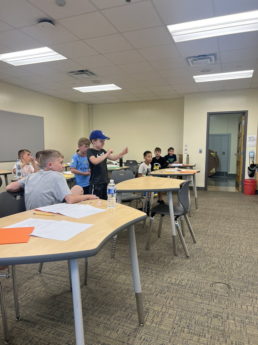 MrTaylor412_'s tweet photo. We had a great time yesterday. Day 1 of STEAM Sports was a 🎯! 

Created and tested bow and arrows. Day 2 (basketball)… coming soon 

@CarlisleMSD @jasonshoafmsd https://t.co/U63LJfSGbf