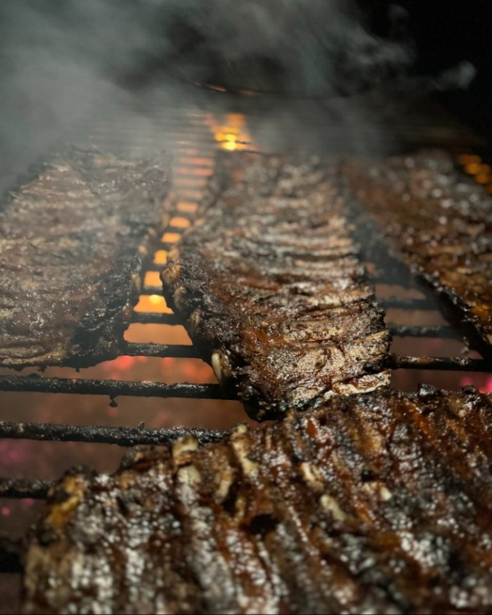 OUTDChannel's tweet image. Don't miss our HOT new series, Life of Fire MONDAYS at 9 PM ET. The series stars Pat Martin of @martinsbbq, and dives into the old ways of #BBQ and #livefirecooking. Get the tips and tricks that will help make your summertime delicious. 

#FindYourAdventure #BBQ #Grilling