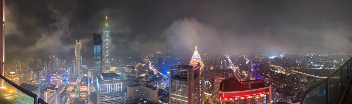 matthewdletts's tweet image. Rainy night in Taipei #Computex2024