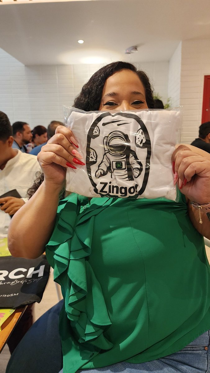 gordonesTV's tweet photo. ¿Quieres merch para tu comunidad o evento cripto?
Contacta a @SoyAuraBrito
Aquí la vemos entregando la #Zerch de @ZingoLabEsp @ZingoLabs
#Zcash ♥️ https://t.co/t1NLljZbjF
