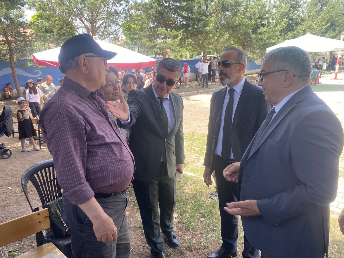 m_ozaskin's tweet photo. Gazipaşa Ortaokulu Aile Birliği tarafından düzenlenen kermese katıldık. Öğrencilerimizin ve velilerimizin el birliğiyle hazırladığı bu güzel etkinlikte bulunmak bizler için büyük bir mutluluktu. Emeği geçen herkese teşekkür ediyorum. https://t.co/p8BGBrexHP