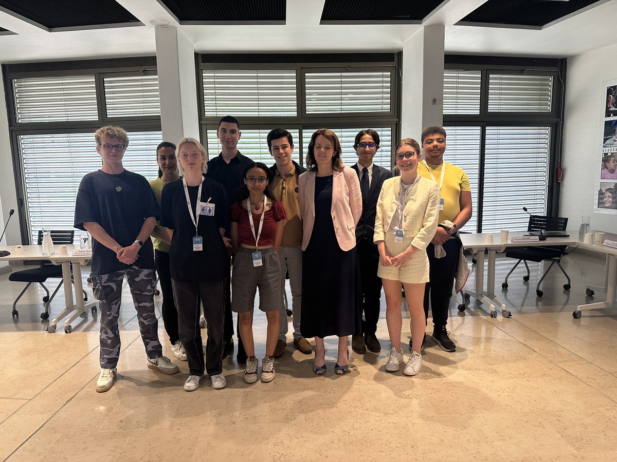 Natacha Chicot (@natachachicot) on Twitter photo Je salue l'énergie, la force et l’engagement des élus lycéens du CAVL de @academiedenice auprès de leurs camarades, des équipes et des partenaires. Un grand merci à tous ceux qui ont assuré le mandat 2022 2024 et à ceux qui poursuivront leur engagement. Je salue l'énergie, la force et l’engagement des élus lycéens du CAVL de @academiedenice auprès de leurs camarades, des équipes et des partenaires. Un grand merci à tous ceux qui ont assuré le mandat 2022 2024 et à ceux qui poursuivront leur engagement.