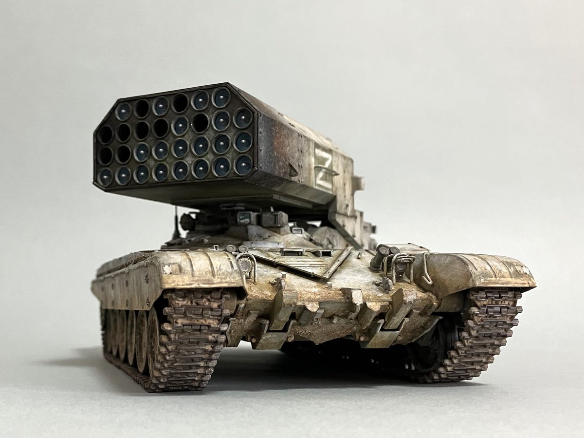 nekomanmaok's tweet photo. おそロシアチーム   TOS-1くんでけた。
#戦車模型 #scalemodels #模型戦車道 #TOS1 #今月作ったプラモ晒そうぜ https://t.co/CVxeV512lE