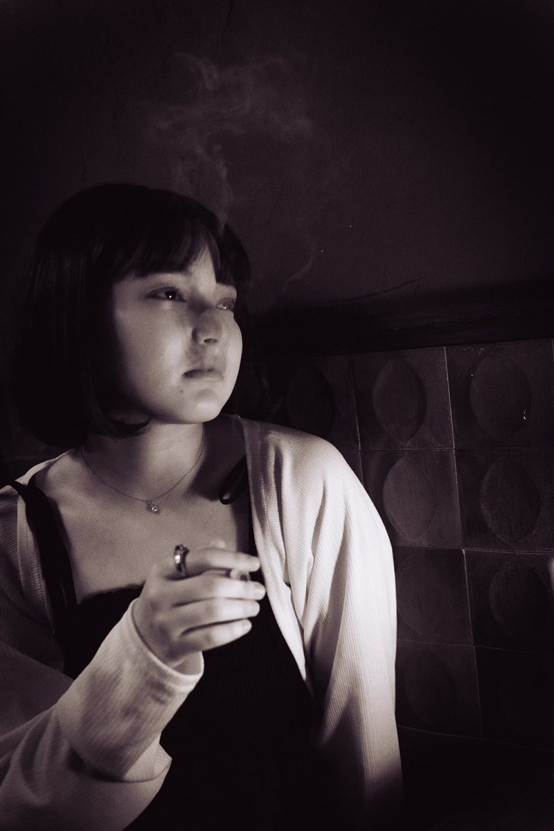 メイク薄すぎや
サポートベースは見つかったんだけどドラマー見つからないね、、曲を頑張って作ってるよ〜〜