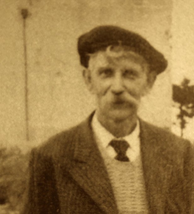 Un héros de 14-18. Un héros de la Résistance. Un héros du 6 juin 1944 qui, à 57 ans, n'hésite pas à se joindre aux commandos français dans Ouistreham. Et un homme qui ne courra jamais après la notoriété parce que selon lui, il n'avait accompli que son devoir. Marcel Lefèvre.