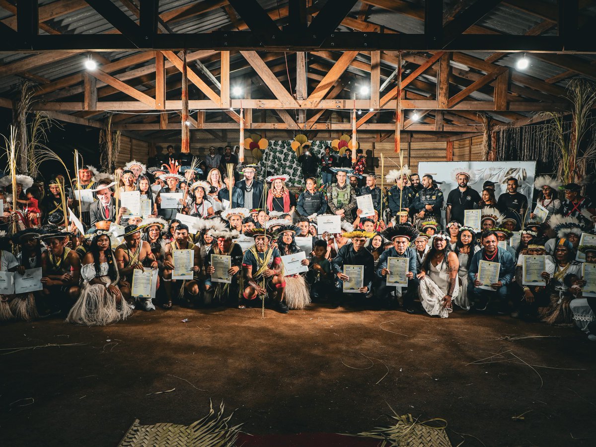 correiopopular_'s tweet image. TJRO realiza casamento comunitário na Aldeia Ikolen

correiopopular.news/vernot.php?id=…

#casamento #gaviao #casais #etniaikolen #indigenas