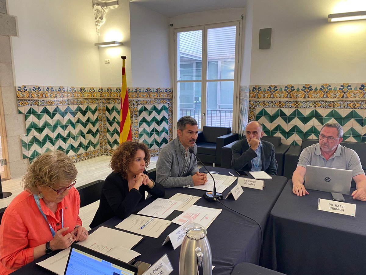 Salut (@salutcat) on Twitter photo 🤝🏻 La reunió ha estat presidida per la delegada de <a href="/govgirona/">Delegació del Govern de Catalunya a Girona</a>, Laia Cañigueral, el gerent de la RS Girona, <a href="/JaumeHeredia/">Jaume Heredia</a> i la Secretària d’Atenció Sanitària i Participació, Carme Bertral. A l'ordre del dia han intervingut <a href="/ViladeSalt/">Ajuntament de Salt</a>, <a href="/Girona_Cat/">Ajuntament de Girona</a>, <a href="/univgirona/">Universitat de Girona</a> i <a href="/territoricat/">Territori</a>. 🤝🏻 La reunió ha estat presidida per la delegada de <a href="/govgirona/">Delegació del Govern de Catalunya a Girona</a>, Laia Cañigueral, el gerent de la RS Girona, <a href="/JaumeHeredia/">Jaume Heredia</a> i la Secretària d’Atenció Sanitària i Participació, Carme Bertral. A l'ordre del dia han intervingut <a href="/ViladeSalt/">Ajuntament de Salt</a>, <a href="/Girona_Cat/">Ajuntament de Girona</a>, <a href="/univgirona/">Universitat de Girona</a> i <a href="/territoricat/">Territori</a>.