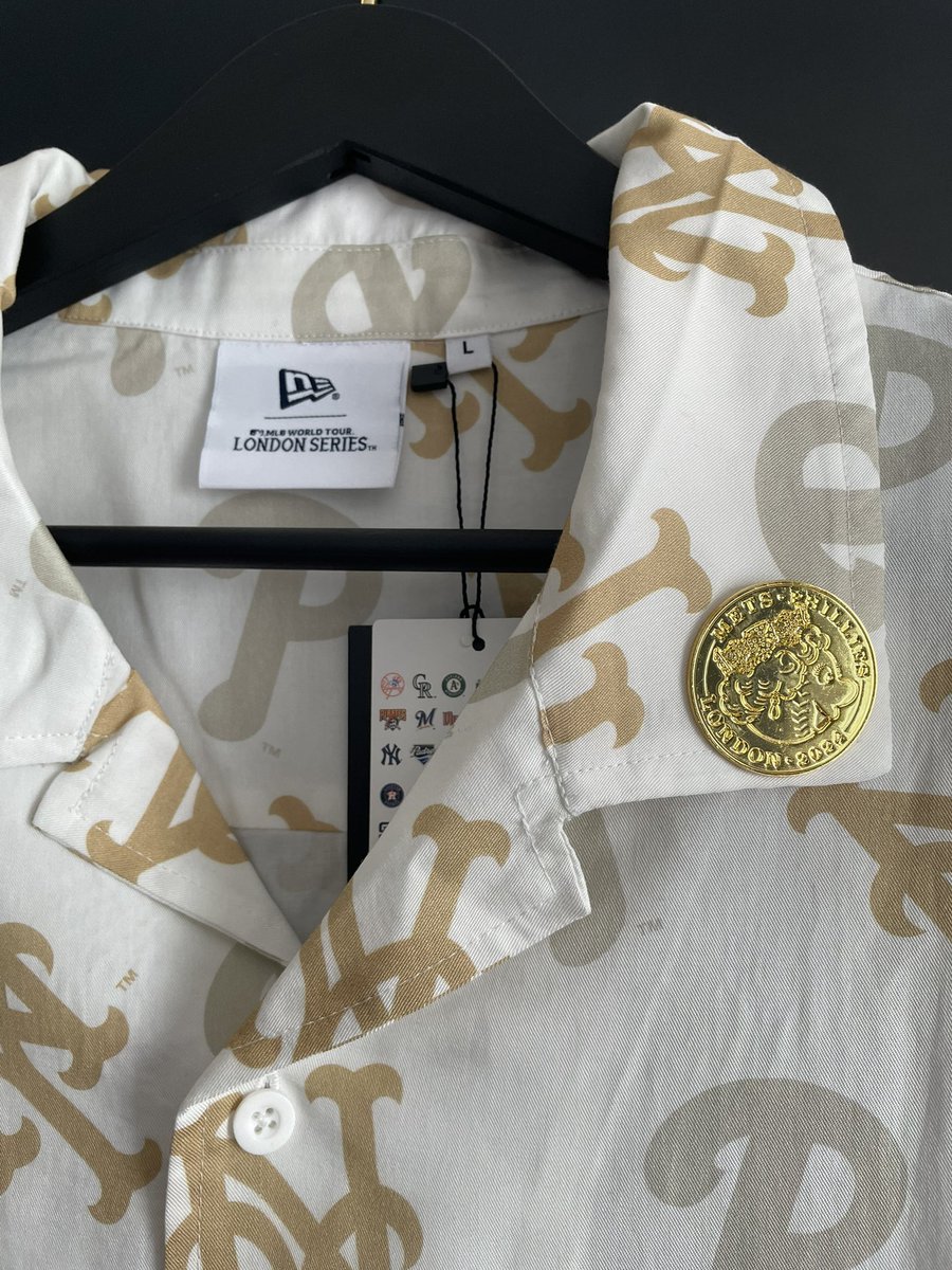 GIVEAWAY TIME! 

We bought the horrible, cursed #LondonSeries button-up which retails an INSANE £114 ($145 USD 🫣)! And we’re giving it away for FREE! 😂 

To win this shirt (size L) all you have to do is LIKE + RETWEET this tweet + FOLLOW <a href="/MetsJr69/">Junior</a>! Winner picked on 6/10 #LGM