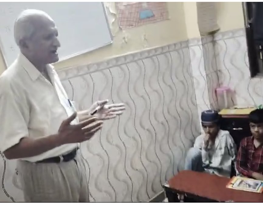 rakhitripathi's tweet photo. After distributing thousands of fliers, ‘Rise to Change’ and seeing a massive change, my father, Prof VK Tripathi, returns to his Madarsa education. 
This time Shaheen Bagh.
Ek chhota sa kamra jahaan masoom gareeb bachche taalim hasil karte hain.
We have a long way to go... https://t.co/TiEHkvZA01