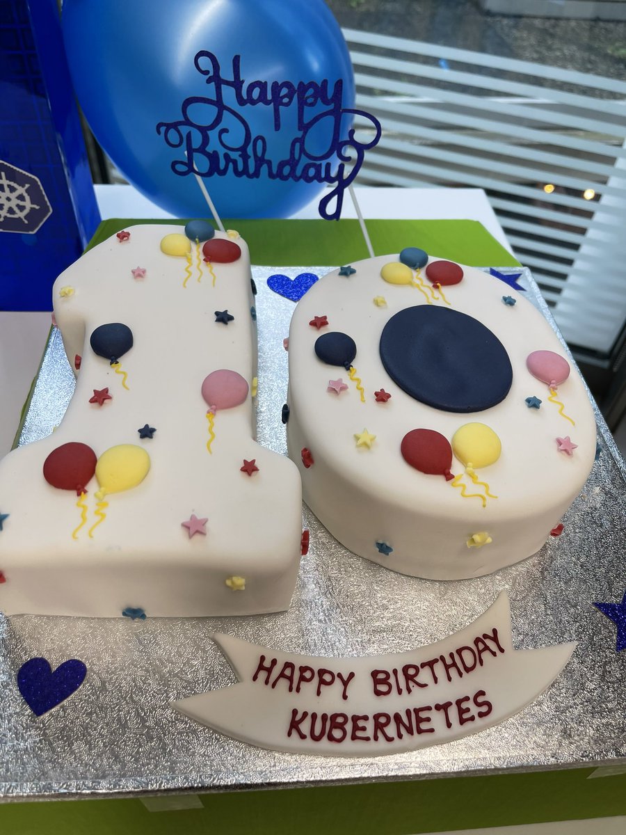oicheryl's tweet photo. #CloudNativeLon celebrating Kubernetes 10th birthday! https://t.co/fH4BMGuOCv