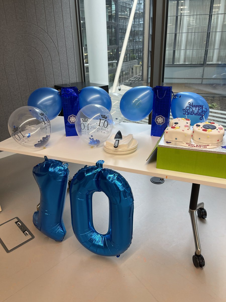 oicheryl's tweet photo. #CloudNativeLon celebrating Kubernetes 10th birthday! https://t.co/fH4BMGuOCv