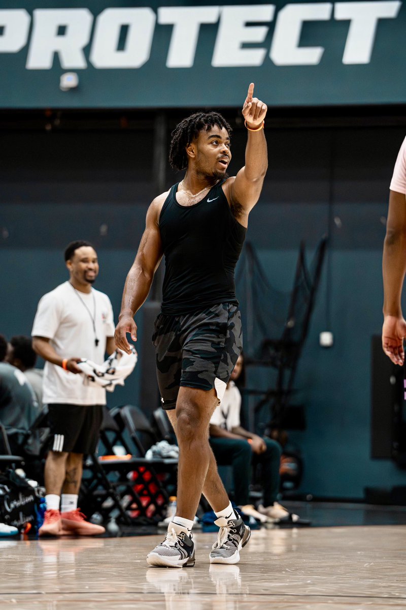 CEOBALLER's tweet photo. Let’s Work😤 

#protect #letswork #basketball https://t.co/qJAt6q6shR
