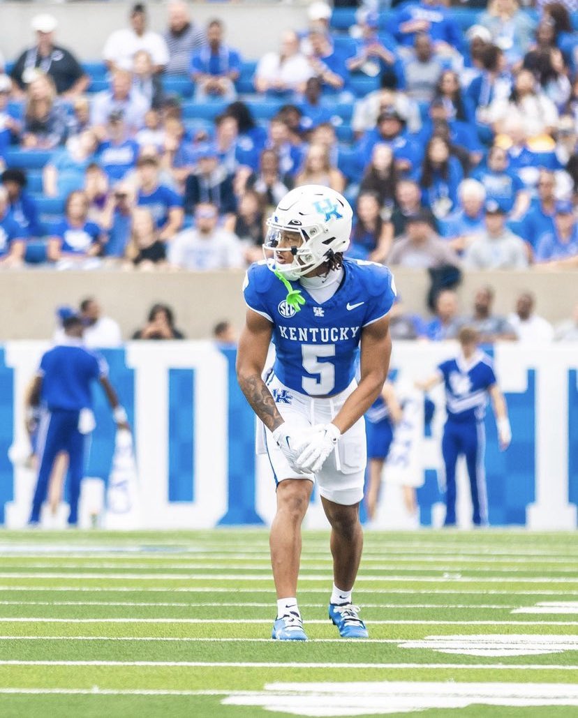After a great camp I am Blessed To receive my first SEC Offer From Kentucky! #BBN 🔵⚪️ <a href="/vincemarrow/">CoachMarrow</a> <a href="/CoachC_Collins/">Chris Collins</a> <a href="/adamgorney/">Adam Gorney</a> @RivalsFriedman <a href="/ChadSimmons_/">ChadSimmons</a> <a href="/CoachBuffano/">Frank Buffano</a> <a href="/TMRamFootball/">Trotwood Madison Football</a> <a href="/CoachTreWB/">Tre' Williams-Brown</a> <a href="/Kivy9292/">Kerry Ivy</a>