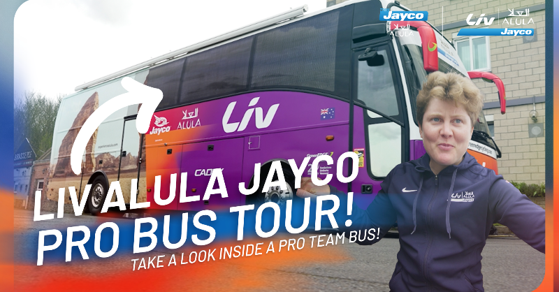 GreenEDGEteam's tweet photo. 🎥 BUS TOUR! 🚌

Join @ghowe145 as she takes you inside our women’s team bus! 🔍

Who sits where? How does the toilet work? And most importantly, what’s in the fridge? 🤨 ⤵️