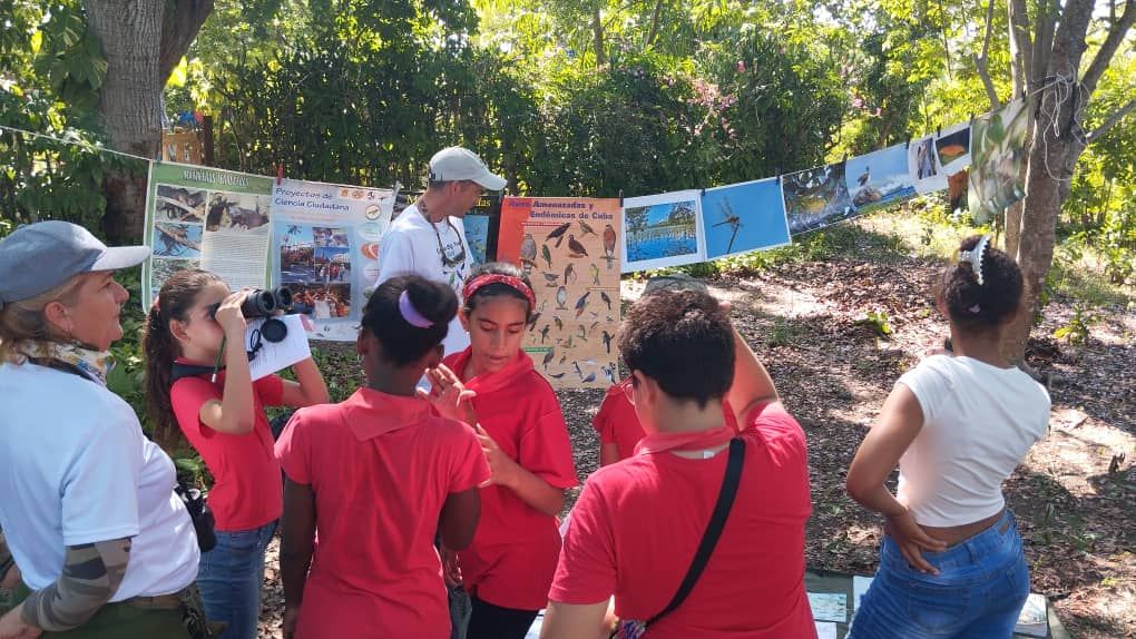 cnap_snap's tweet photo. Especialistas del CNAP, participan en la actividad por el día del Medio ambiente en el Paisaje Natural Protegido Ensenada de Triscornia.

@citmacuba
@AMA_CUBA 
#NuestroFuturo
#NuestrasTierras https://t.co/2QaZVD6R7E