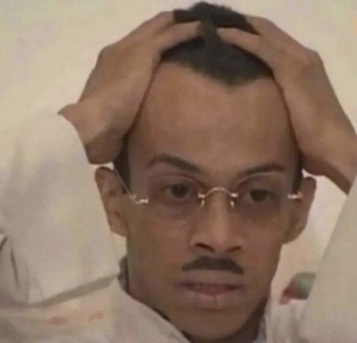 EngArwa5's tweet photo. ادمنت حفلات التخرج هاتوا حفلة ثالثة https://t.co/OxvUa8iyCt