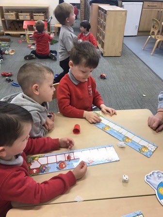InverkipPrimary's tweet image. Our nursery children played the spider game with Lauren, we waited our turn and shared the dice with our friends. #turntaking 🕷